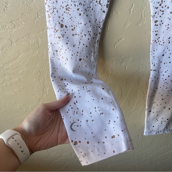 Zyia White Stay Gold Light ‘n Tight High Rise 7/8 Leggings - Picture 5 of 7